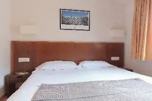 La Serrera Apartamentos 卡尼略 酒店